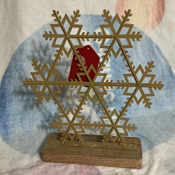 Holiday snowflake table top accessory 14” - Picture 3 of 5